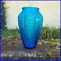 Vase Art Déco Motif Floral De Couleur Bleu Verre Poli Et Dépoli Époque