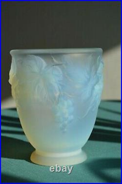 Vase Art Déco Opalescent Etling style Lalique Sabino Verlys Hunebelle D'Avesn