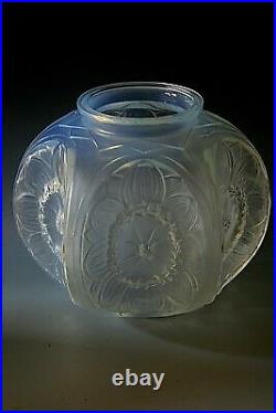 Vase Art Deco Sabino Anemones Verre Opalescent
