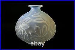 Vase Art Deco Sabino Les Feuilles Verre Opalescent