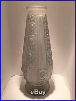 Vase Art Deco Verre Opalissant Signe Etaleune Modele Fut De Canon