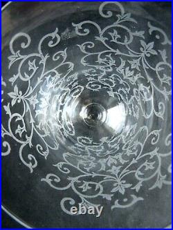 Vase Art-Déco en cristal Baccarat, modèle Michelangélo, gravé d'arabesques