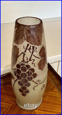 Vase Art Déco signé JEM décor Vignes Raisins