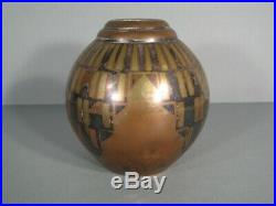 Vase Forme Boule Style Art Déco Dinanderie Cuivre Décor Géométrique Années 1930