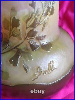 Vase Galle Signé Art Déco multicouche à décor Fleurs De Lotus verts