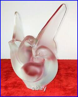 Vase Lalique. Mod. Silvye. Couple De Pigeons. Cristal De Glacé. France. Xxe