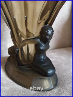 Vase Windsor de Walter et Sohne Art Déco en Verre Pressé Moulé Ancien 1930