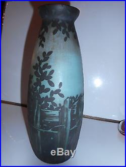 Vase art déco deveau représentant marais oiseau deveau representative marsh bird