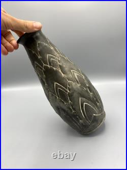 Vase art déco en étain pur signé LAVEUR vintage ancien étain repoussé Vase art déco en étain pur signé LAVEUR vintage ancien étain repoussé