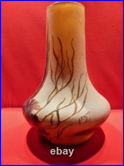 Vase art déco en pâte de verre signé Legras Vase art déco en pâte de verre signé Legras