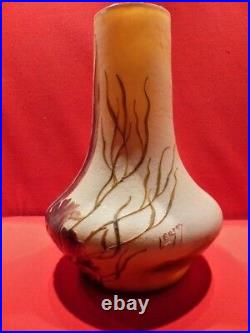 Vase art déco en pâte de verre signé Legras