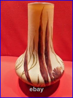Vase art déco en pâte de verre signé Legras Vase art déco en pâte de verre signé Legras