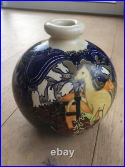 Vase boule en faïence Art Déco Décors de fleurs et cervidés Signé