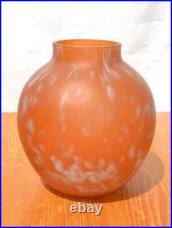 Vase boule en pâte de verre marmoréen dlg Delatte Art Déco