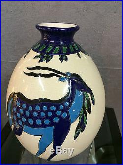 Vase en céramique émaillé de style Art déco décor de biches (signé et numéroté)