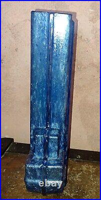 Vase en cristal moulé Bleu Daum Nancy Art Déco forme Architecturale Géométrique
