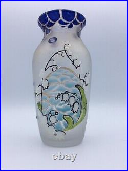 Vase en verre givré à l'acide émaillé décor floral muguet signé Legras Art Déco