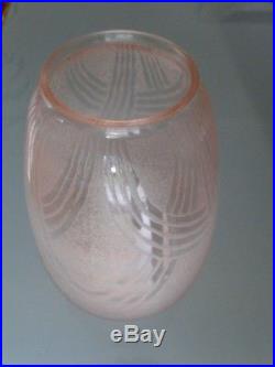 Vase en verre rose Art Déco signé Schneider