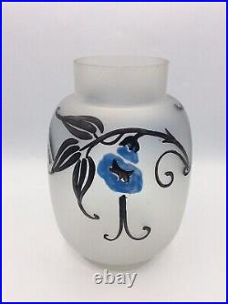 Vase en verre soufflé dépoli émaillé décor floral signé Leg pour Legras Art Déco