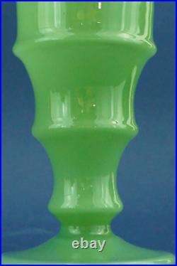 Vase en verre vert opale bordure en pâte de verre noire Art DECO France 1925