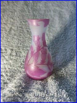 Vase miniature art deco en pate de verre signe RICHARD