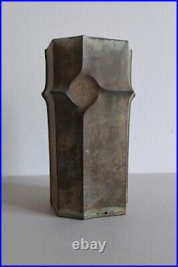 Vase moderniste en bronze Art deco par Bosisio Italy