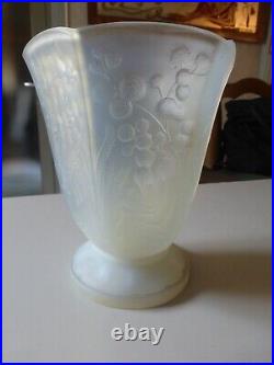 Vase verre opalescent Edmond ETLING modèle Mimosa art déco